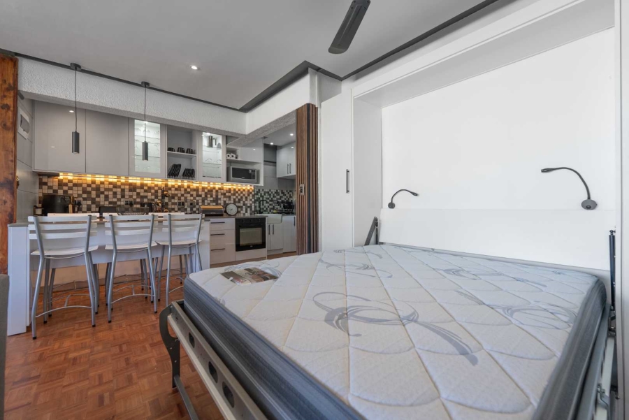 1 Bedroom Property for Sale in Sea Point Western Cape